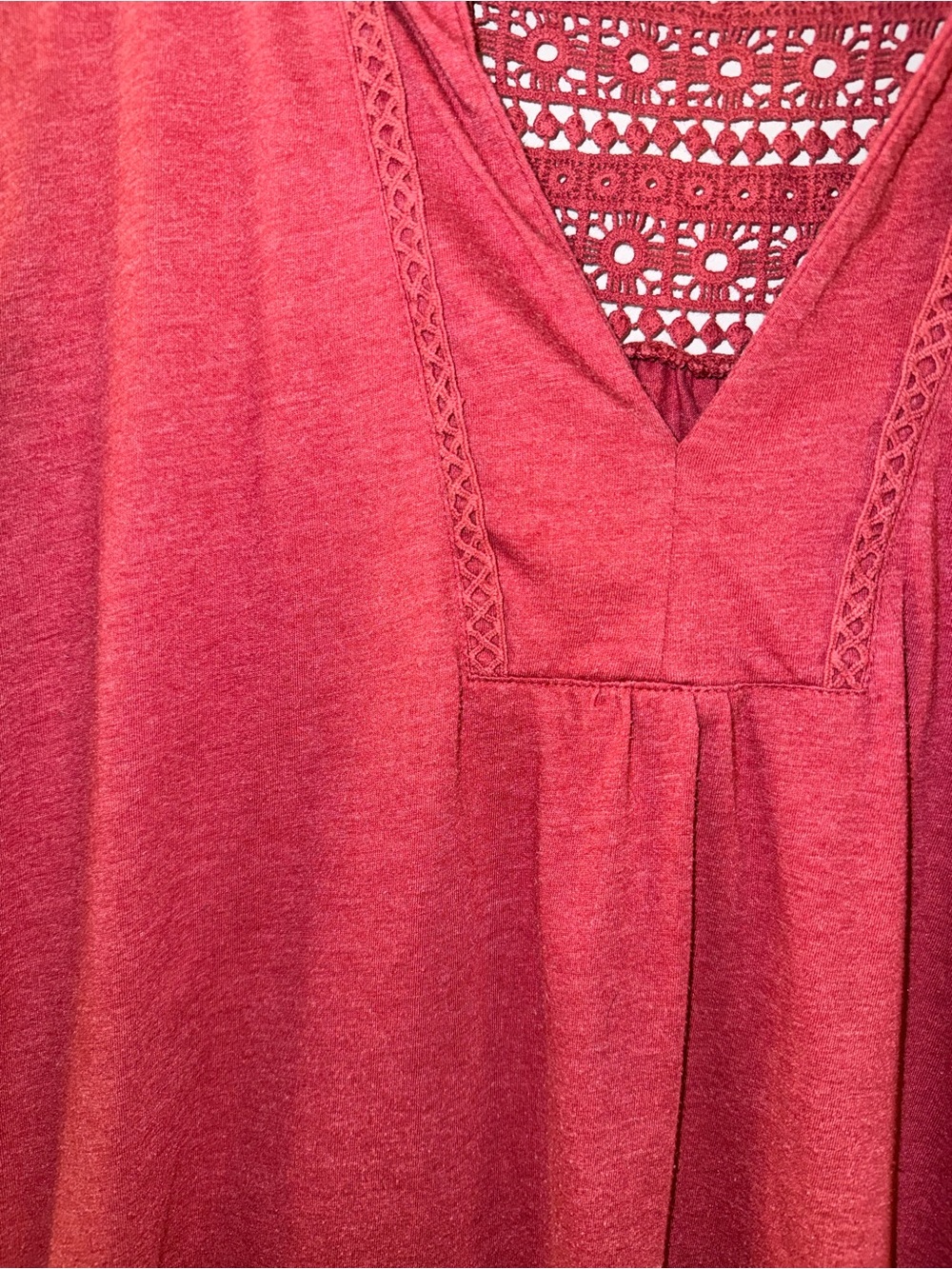 prAna knit back/Lace-Yoke V-Neck Top in Terracotta (m) - Picture 2 of 5